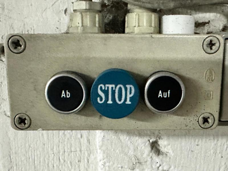 STOP-Cover