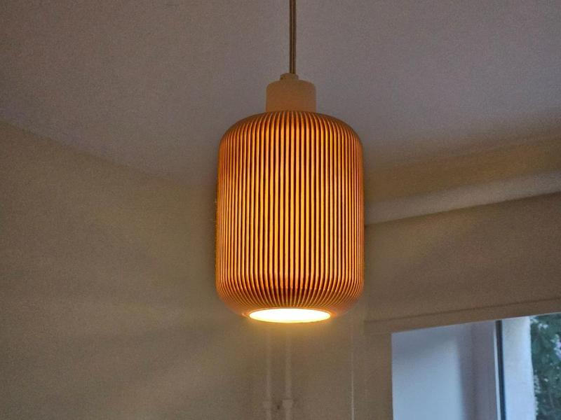 Stylish square ribbed lamp