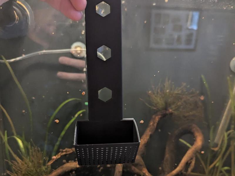 Aquarium snail scrapper