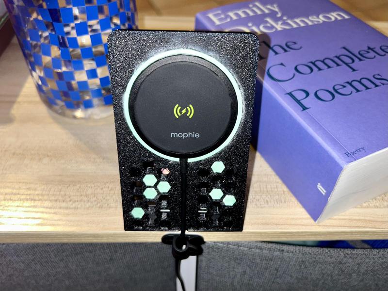 Sexy hexy magsafe stand
