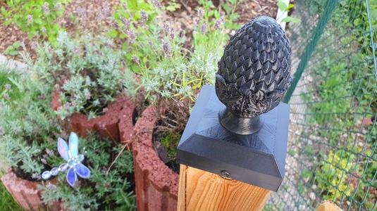 9x9 cm Pfostenkappe mit Zapfen Zirbeldrüse, post cap pine cone