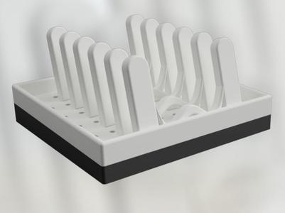 Dish drying rack with a water tank