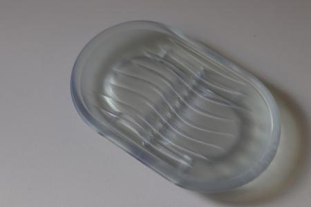 Wavy soap dish