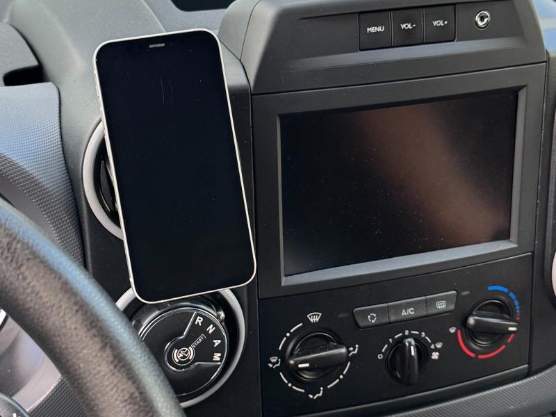Berlingo/Partner mobile phone holder