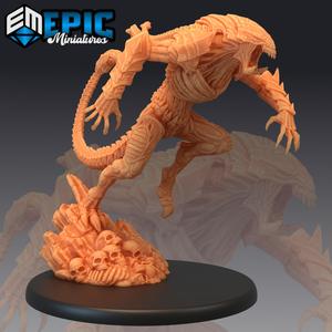 Alien Beast Attacking / Extraterrestrial Tentacle Creature / Biologic Weapon