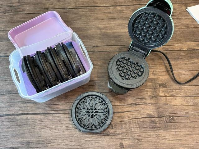 Dash mini waffle maker hotplate storage insert