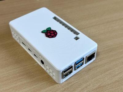 Raspberry Pi 4 case for eMMC