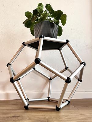 Dodecahedron side table USM Haller inspired