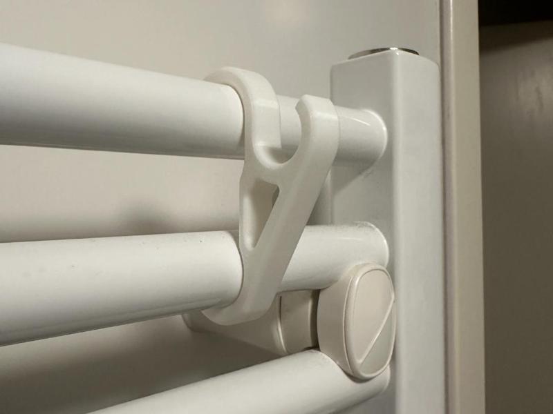 Bathroom radiator hanger