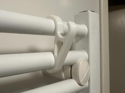 Bathroom radiator hanger