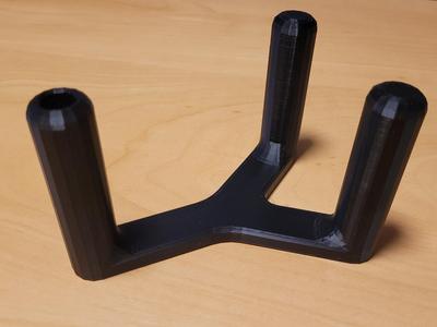 Wall-mounted wheel/rim holder