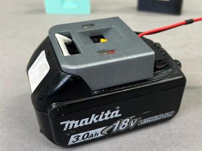 Makita 18V battery charging adapter / holder