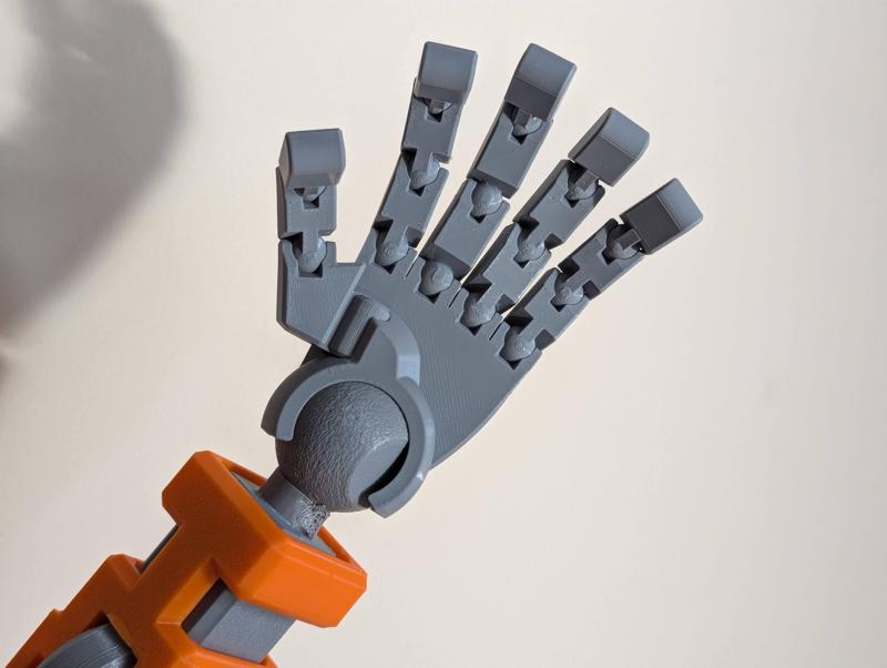 Articulated Hands for Dummy 13 (scale 500%)