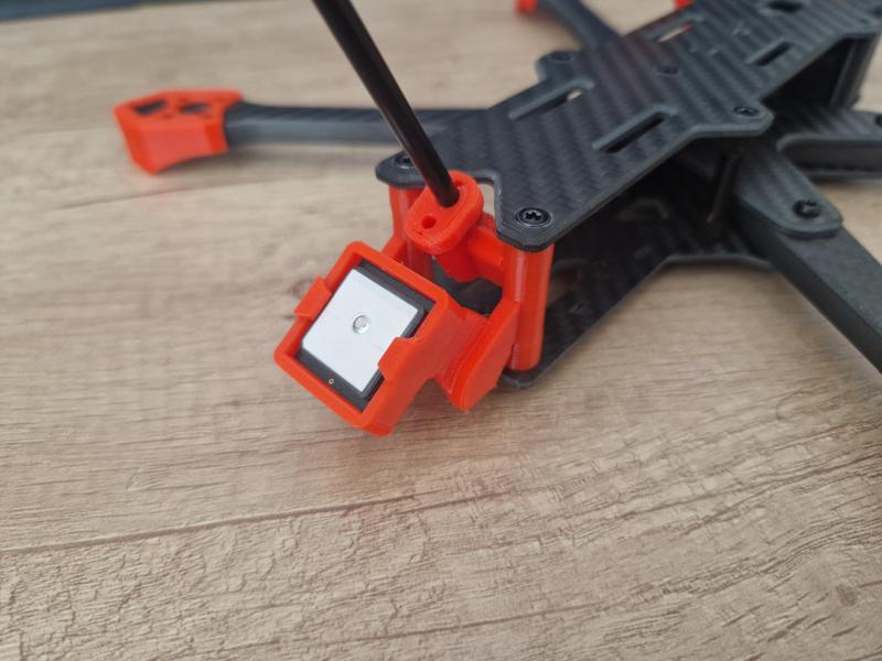 Jeno 7 Support GPS et Antenne O3