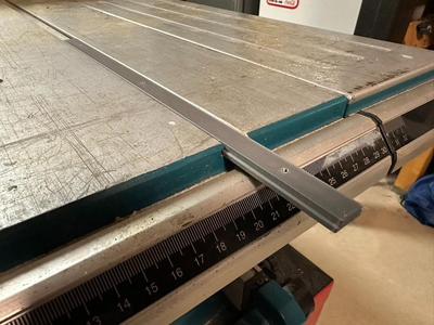 Makita Table Saw Track runner (MLT100N)