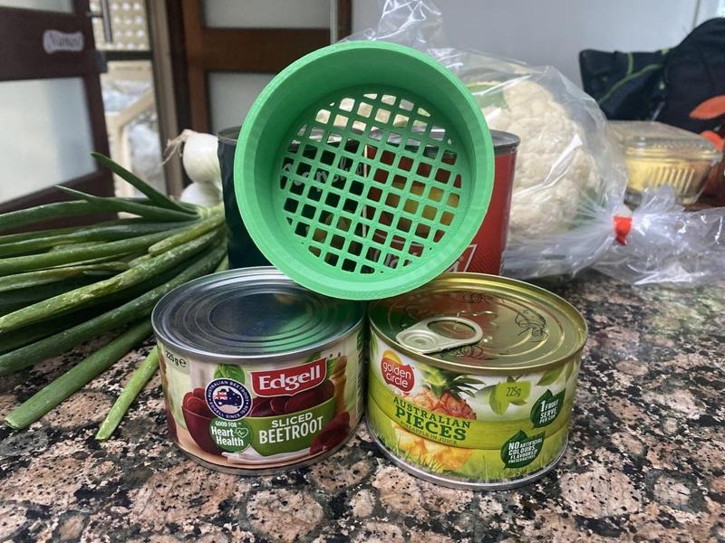 Can strainer utensil