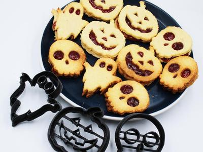 Halloween Cookie Cutter Linzer Set