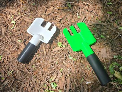 Garden spork