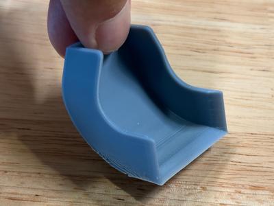 Small scooper funnel for screws in organizer bin