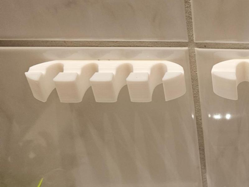 Minimalist family toothbrush holder