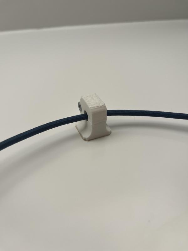 Cable guide clip