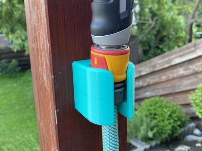 Universal Mount for Hose