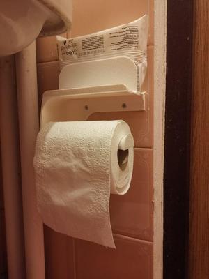 Holder for toilet paper, wipes and a smartphone - easy to print 