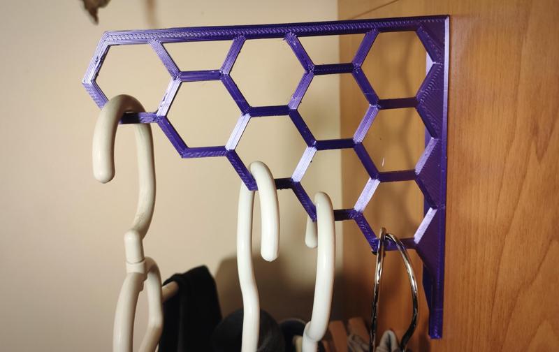 Clothes hanger