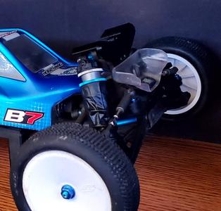 RC10B7 Front Tower Protector
