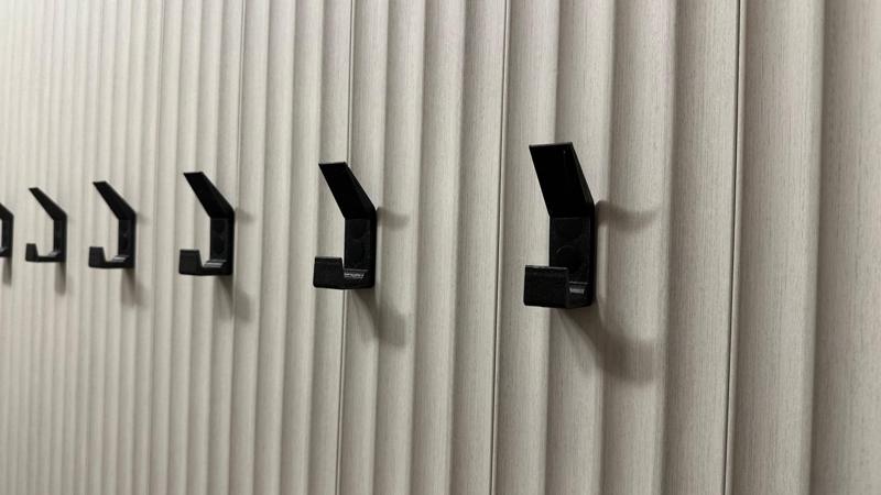 nástenný vešak na lamely - wall hanger