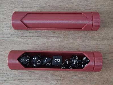 minimalistic twist dice tube (vase mode)