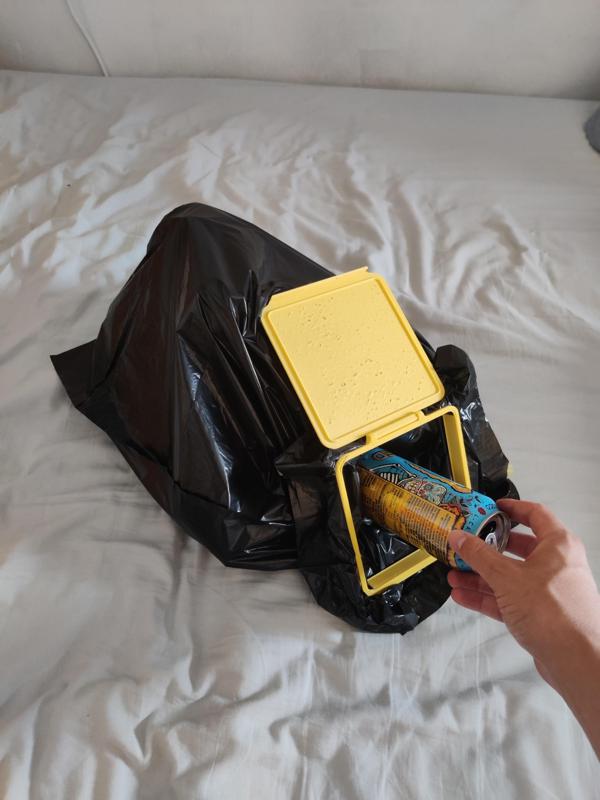 Reusable bin lid for trashbags