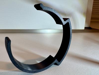 Multi-Diameter Cable Clamp for Tubular Structures