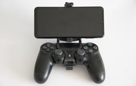 Smartphone mount for PS4 controller (DUALSHOCK 4)