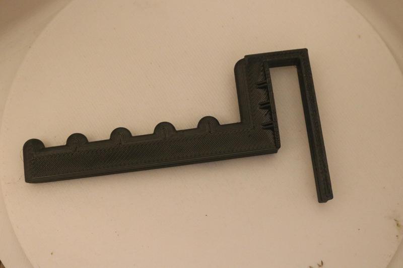 Wardrobe door hanger 