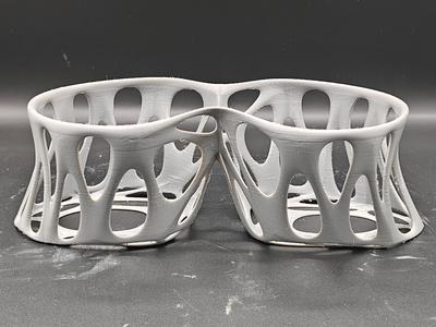 Minimalist voronoi shoes rack