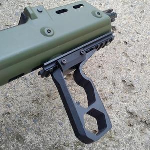 VERTICAL FORWARD GRIP ADU V4 2018
