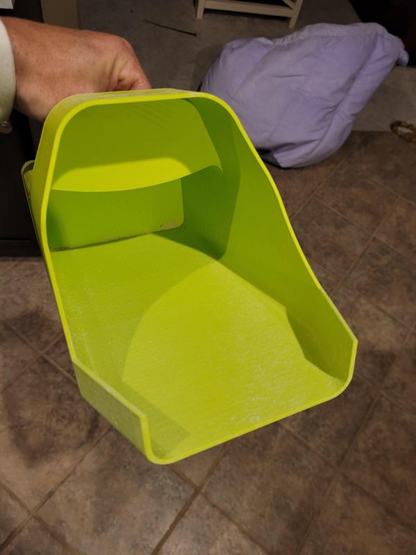 Chicken feed scoop