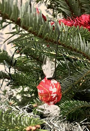 Lindor Christmas Tree Hanger