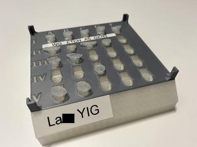 Stackable Eppendorf rack for 5x5 or 6x6 mm samples - 0.5 ml eppendorfs
