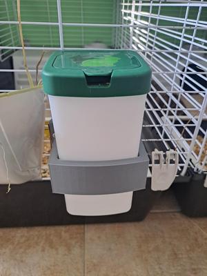 Pet drink flask holder (držák pítka)