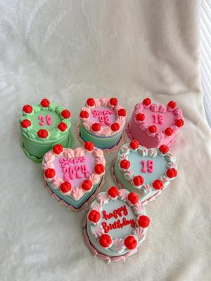 Custom Birthday and Number Lettering for Round and Heart Cake Jewelry Boxes
