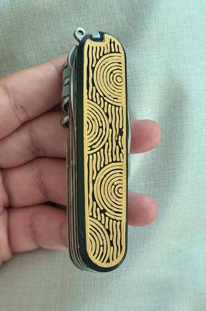 Victorinox 91mm Zelda Pattern Scale