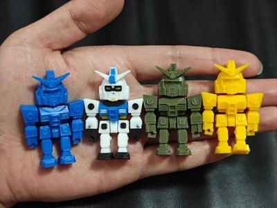 Articulated Gundam Keychain (Print-in-Place)