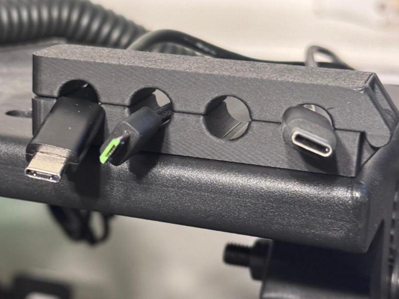 Magnetic Cable Organizer 4 Slot