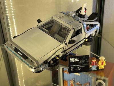 BTTF DeLorean (10300) Stand