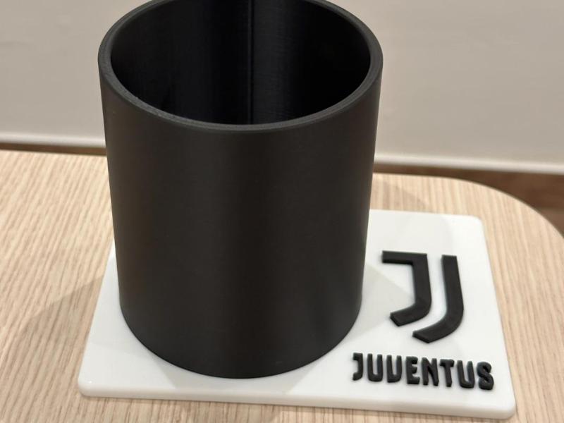 Juventus Pen Holder