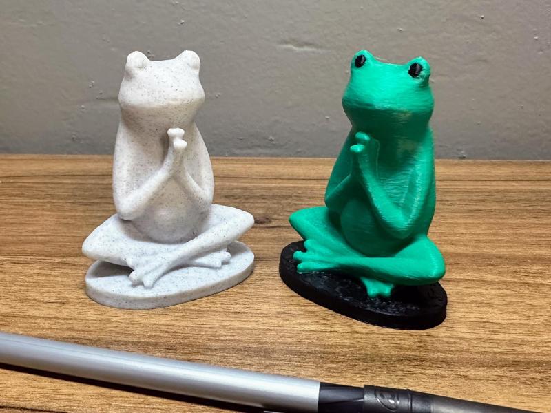 3" Praying Frog Garden Statue Figurine Animal Toy