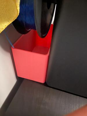 Large Minimal Non-Spillable Poop Chute/Bucket