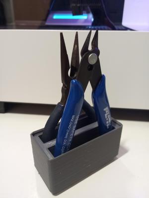 Gridfinity flush cutter holder